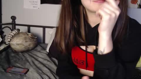 sk8t3rgurl online show from 11-12-25, 04:24