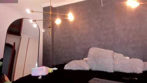 Snapshot of skailyn_angels chatting on 02-25-26, 03:05 SKAILYN ANGELS online show from 02-25-26, 03:05