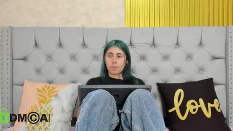 Skarlet online show from 11-29-25, 06:11