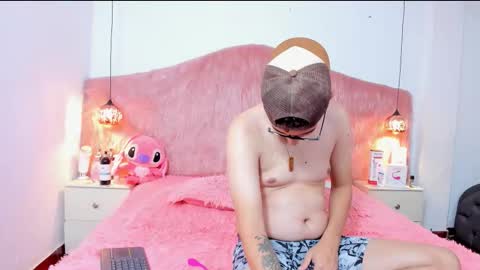 Snapshot of skarletruiz chatting on 11-17-25, 03:51 skarletruiz online show from 11-17-25, 03:51