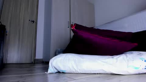 Skarlet online show from 10-20-25, 03:40