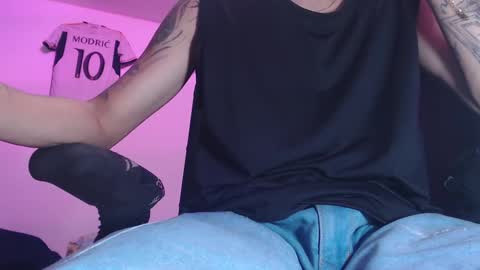 Snapshot of skateboy444 chatting on 02-27-25, 06:29 king online show from 02-27-25, 06:29
