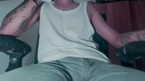 Snapshot of skateboy444 chatting on 09-24-25, 06:06 king online show from 09-24-25, 06:06