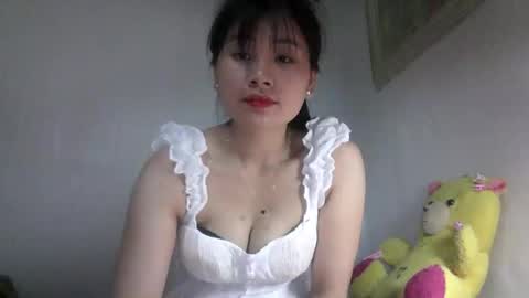 Snapshot of skie1111 chatting on 04-28-26, 01:04 Shie online show from 04-28-26, 01:04