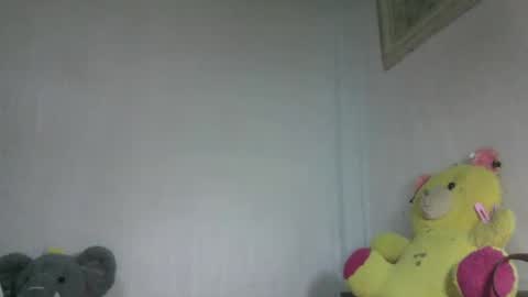 Snapshot of skie1111 chatting on 05-10-26, 04:45 Shie online show from 05-10-26, 04:45