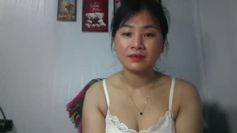 Snapshot of skie1111 chatting on 05-19-26, 12:05 Shie online show from 05-19-26, 12:05