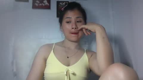 Snapshot of skie1111 chatting on 06-04-26, 02:23 Shie online show from 06-04-26, 02:23