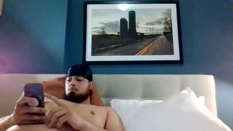 Snapshot of skimaskfuckerz chatting on 02-18-26, 07:04 skimaskfuckerz online show from 02-18-26, 07:04