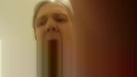 Snapshot of skimmer70z chatting on 12-24-24, 07:44 skimmer70z online show from 12-24-24, 07:44