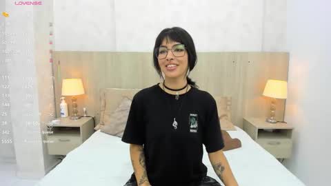 Emily Rojas online show from 09-28-25, 07:30