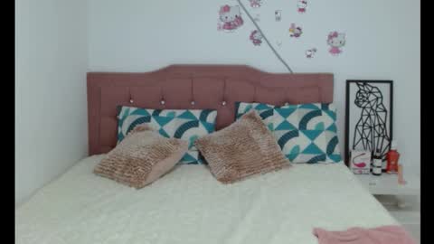 Hailey online show from 01-05-25, 06:13