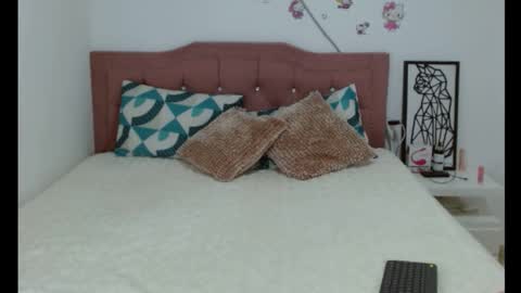 Hailey online show from 01-06-25, 08:24