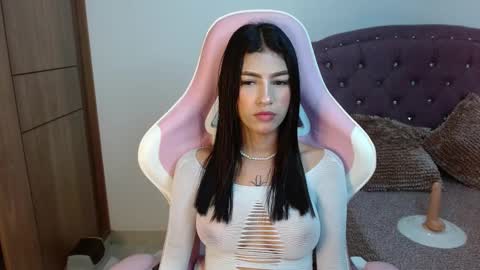 Hailey online show from 03-03-25, 04:24