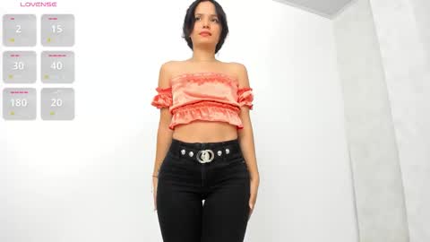 Snapshot of skinny_isabela chatting on 09-27-25, 11:48 Isabela online show from 09-27-25, 11:48