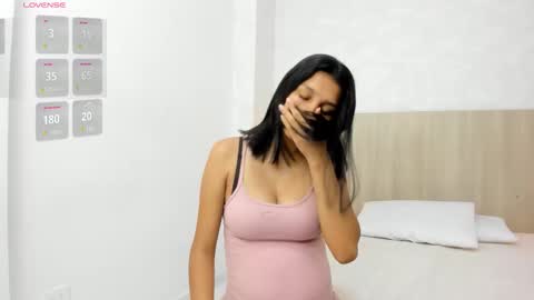 Snapshot of skinny_lilly chatting on 11-13-25, 11:53 lilly online show from 11-13-25, 11:53