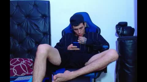 Snapshot of skinny_marked chatting on 03-16-26, 06:06 skinny marked online show from 03-16-26, 06:06