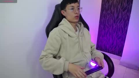 Snapshot of skinny_office chatting on 02-18-26, 12:56 David online show from 02-18-26, 12:56