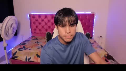 Snapshot of skinny_sam23 chatting on 05-29-26, 05:27 sam online show from 05-29-26, 05:27