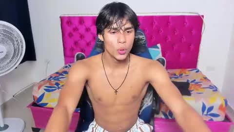 Snapshot of skinny_sam23 chatting on 07-13-26, 05:21 sam online show from 07-13-26, 05:21