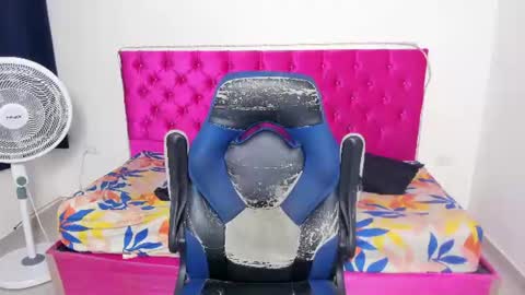 Snapshot of skinny_sam23 chatting on 07-16-26, 07:25 sam online show from 07-16-26, 07:25
