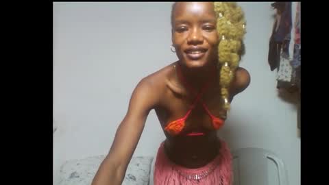 Snapshot of skinnybeauty1 chatting on 12-18-25, 10:10 Linda independent model online show from 12-18-25, 10:10
