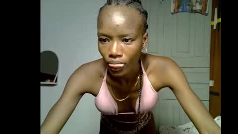 Snapshot of skinnybeauty1 chatting on 01-10-26, 10:25 Linda independent model online show from 01-10-26, 10:25