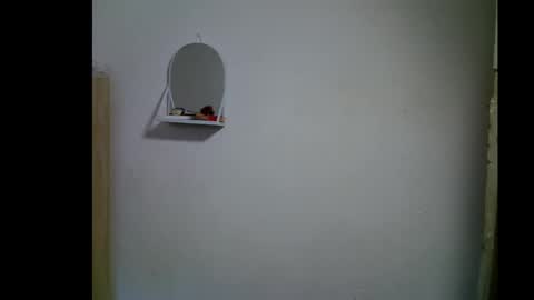 Snapshot of skinnybeauty1 chatting on 01-14-26, 11:05 Linda independent model online show from 01-14-26, 11:05