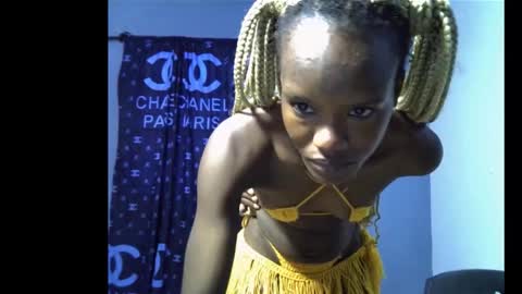 Snapshot of skinnybeauty1 chatting on 02-09-26, 05:50 Linda independent model online show from 02-09-26, 05:50