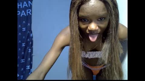 Snapshot of skinnybeauty1 chatting on 02-22-26, 06:28 Linda independent model online show from 02-22-26, 06:28