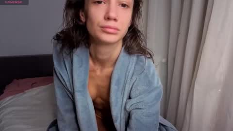 Snapshot of skinnymode chatting on 10-16-25, 10:00 SkinnyMode online show from 10-16-25, 10:00