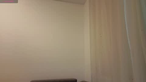 Snapshot of skinnymode chatting on 10-23-25, 04:50 SkinnyMode online show from 10-23-25, 04:50