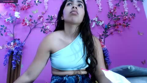 Snapshot of skinnysofia18 chatting on 06-18-26, 02:21 sofia online show from 06-18-26, 02:21