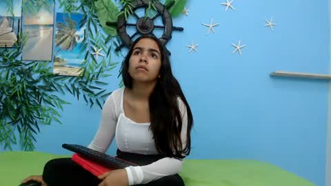 Snapshot of skinnysofia18 chatting on 07-05-26, 01:51 sofia online show from 07-05-26, 01:51