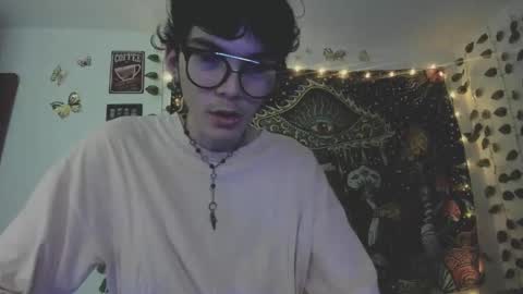 Snapshot of skiny_dann chatting on 04-28-26, 02:21 skiny_dann online show from 04-28-26, 02:21