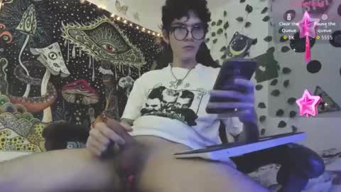 Snapshot of skiny_dann chatting on 05-18-26, 03:35 skiny_dann online show from 05-18-26, 03:35