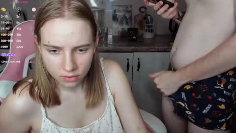 Snapshot of skip_london chatting on 02-14-25, 06:19 Andrew online show from 02-14-25, 06:19