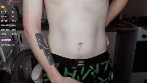 Snapshot of skip_london chatting on 02-22-25, 01:55 Andrew online show from 02-22-25, 01:55