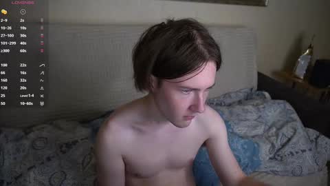 Snapshot of skip_london chatting on 10-18-25, 03:57 Andrew online show from 10-18-25, 03:57