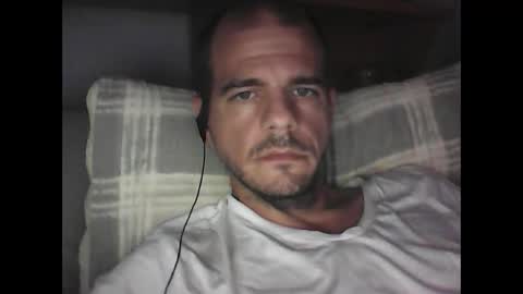 Snapshot of skippy6988 chatting on 10-07-25, 03:09 Easy-E online show from 10-07-25, 03:09