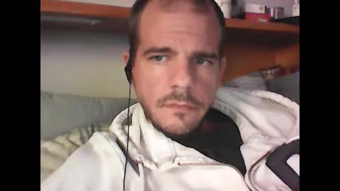 Snapshot of skippy6988 chatting on 10-09-25, 01:53 Easy-E online show from 10-09-25, 01:53