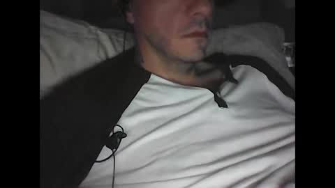 Snapshot of skippy6988 chatting on 10-19-25, 02:07 Easy-E online show from 10-19-25, 02:07