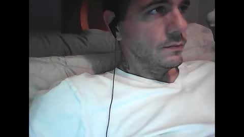 Snapshot of skippy6988 chatting on 10-22-25, 12:00 Easy-E online show from 10-22-25, 12:00