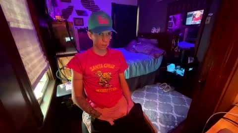 Snapshot of skittles933 chatting on 01-08-25, 06:41 Skittles online show from 01-08-25, 06:41