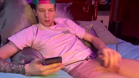 Snapshot of skittles933 chatting on 02-27-25, 12:13 Skittles online show from 02-27-25, 12:13