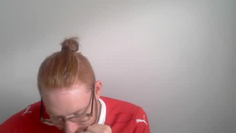 Snapshot of sklave_s chatting on 06-29-26, 11:54 sklave_s online show from 06-29-26, 11:54