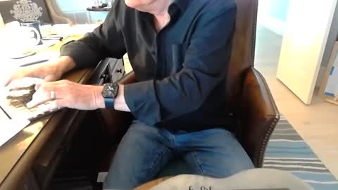 Snapshot of skr235 chatting on 02-20-25, 12:25 skr235 online show from 02-20-25, 12:25