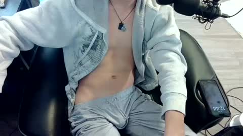 Snapshot of skrogdog chatting on 07-09-26, 04:44 skrogdog online show from 07-09-26, 04:44