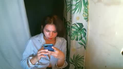 Snapshot of sky_andrea chatting on 09-22-25, 01:24 Mj online show from 09-22-25, 01:24