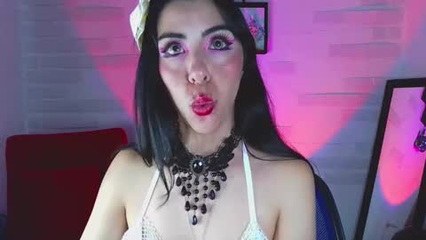 Snapshot of sky_girl1 chatting on 02-04-25, 08:13 Mile online show from 02-04-25, 08:13