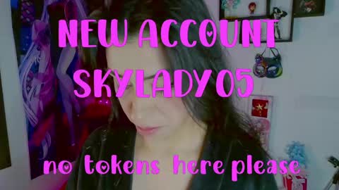 Snapshot of sky_girl1 chatting on 04-26-26, 01:58 Mile online show from 04-26-26, 01:58